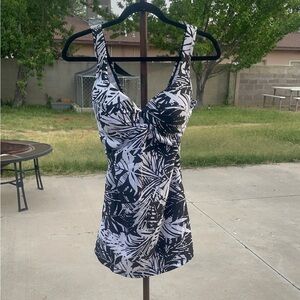 Elegant Black and White Women's swimsuit top